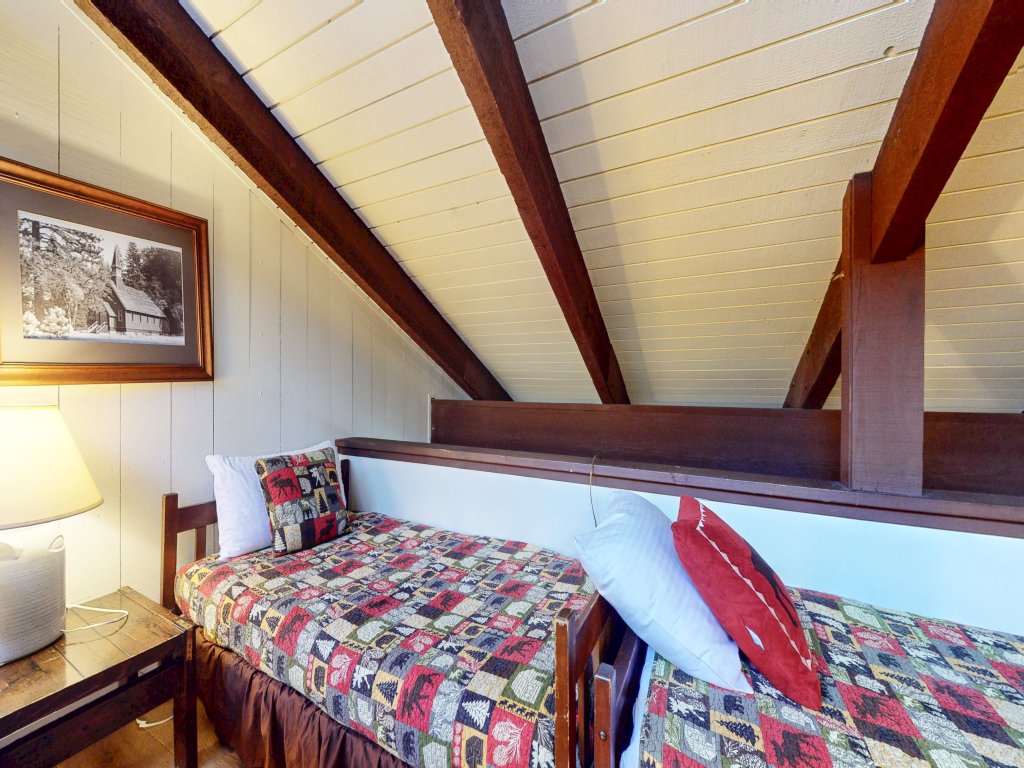 Discovery 4 104 Pet-Friendly Rustic Mountain Cabin, Close to Canyon Lodge Vacation Rental in Mammoth Lakes - RedAwning