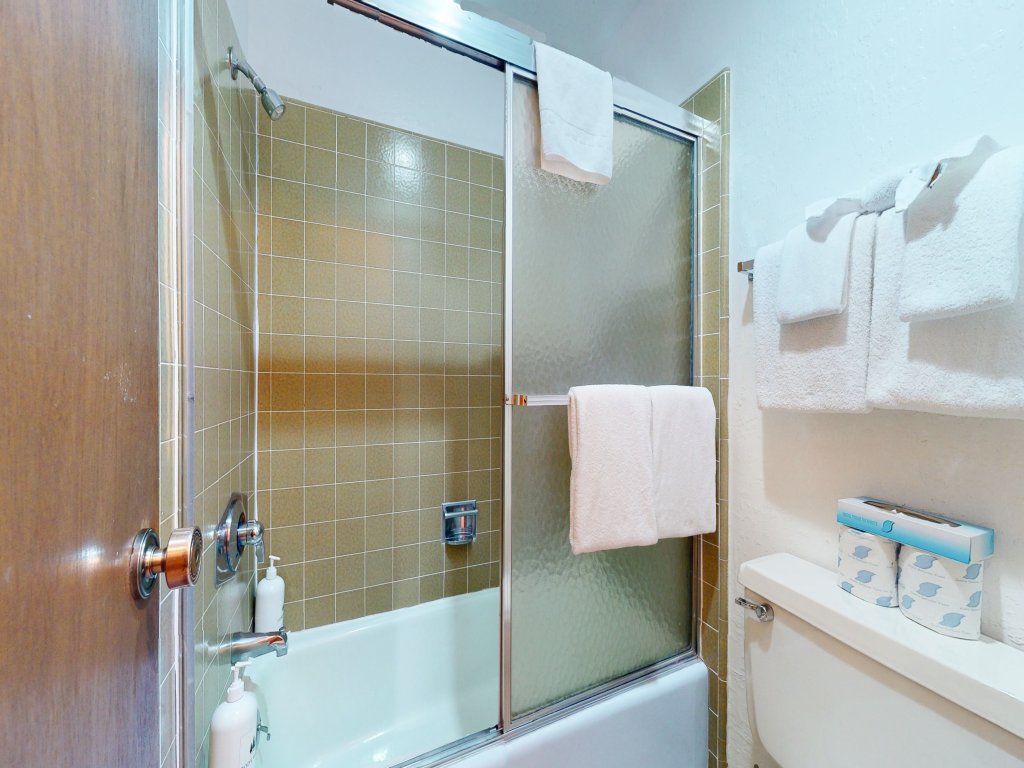 Val D'Isere #6 Vacation Rental in Mammoth Lakes - RedAwning