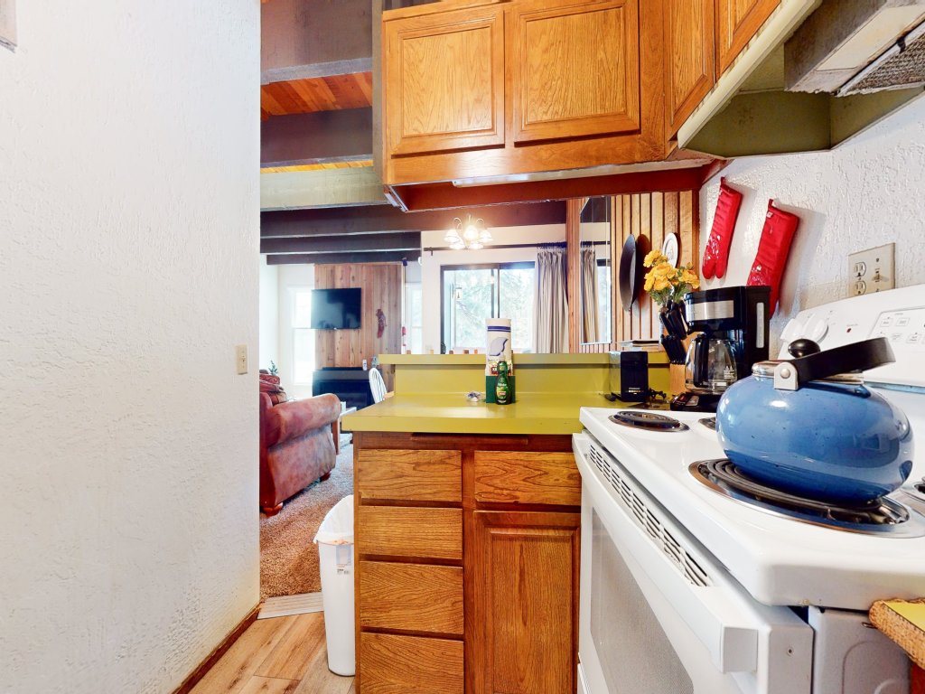 Val D'Isere #6 Vacation Rental in Mammoth Lakes - RedAwning