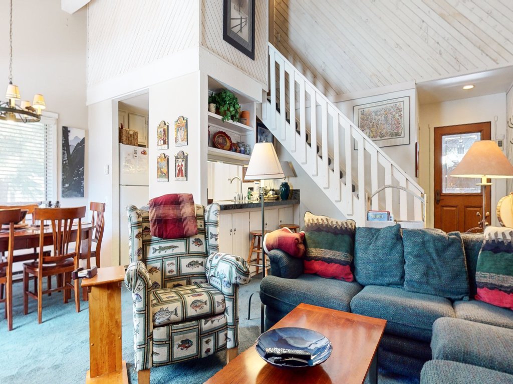 Snowcreek II 202 Remodeled, Light and Bright Condo with Washer Dryer Vacation Rental in Mammoth Lakes - RedAwning