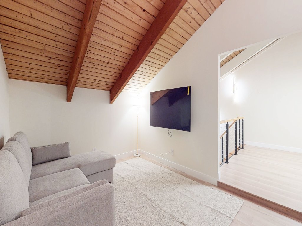 St. Moritz 34 Cozy Centrally Located Condo With Great Complex Amenities Vacation Rental in Mammoth Lakes - RedAwning