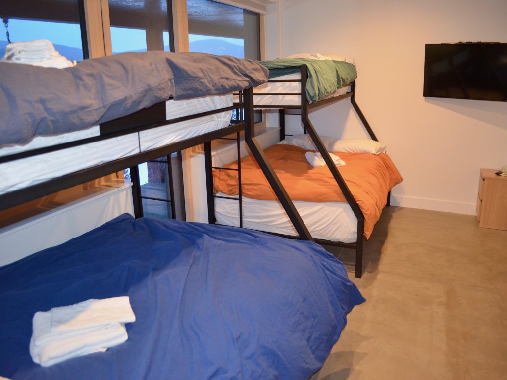 Timberline Haus Vacation Rental in Nederland - RedAwning