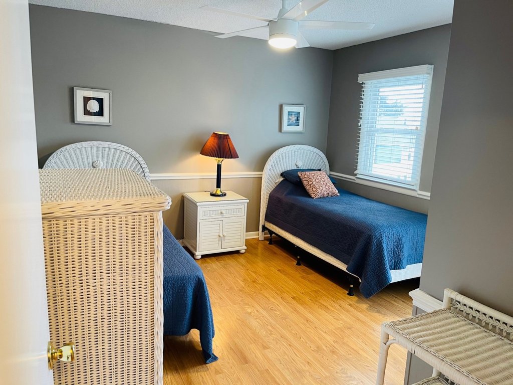 Beach Bells / 142 Tarpon Drive Vacation Rental in Holden Beach - RedAwning