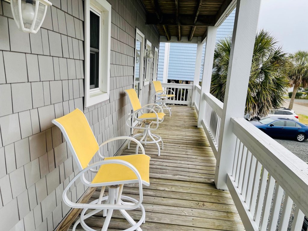 Beach Bells / 142 Tarpon Drive Vacation Rental in Holden Beach - RedAwning