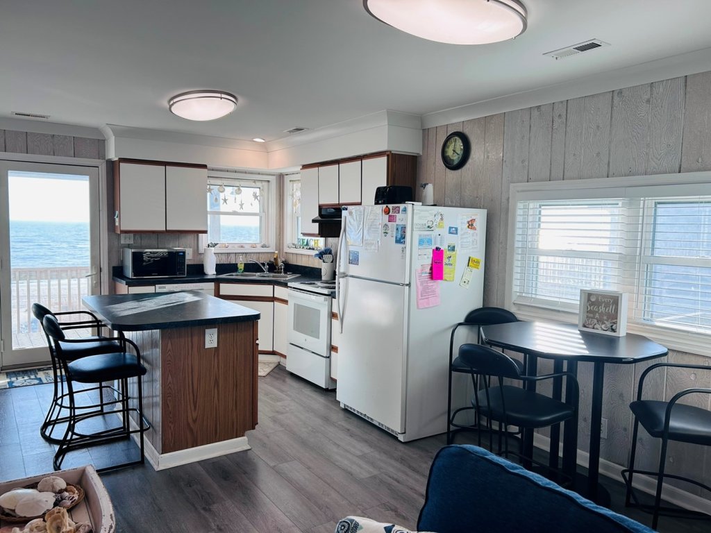 Sea It All / 323 Ocean Blvd East Vacation Rental in Holden Beach - RedAwning