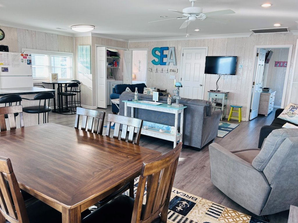 Sea It All / 323 Ocean Blvd East Vacation Rental in Holden Beach - RedAwning