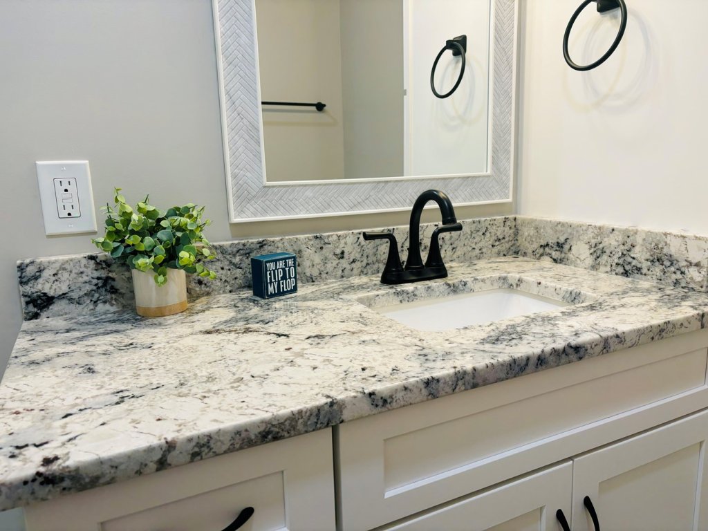 Buckeye's at the Beach / 110 Frigate Dr Vacation Rental in Holden Beach - RedAwning