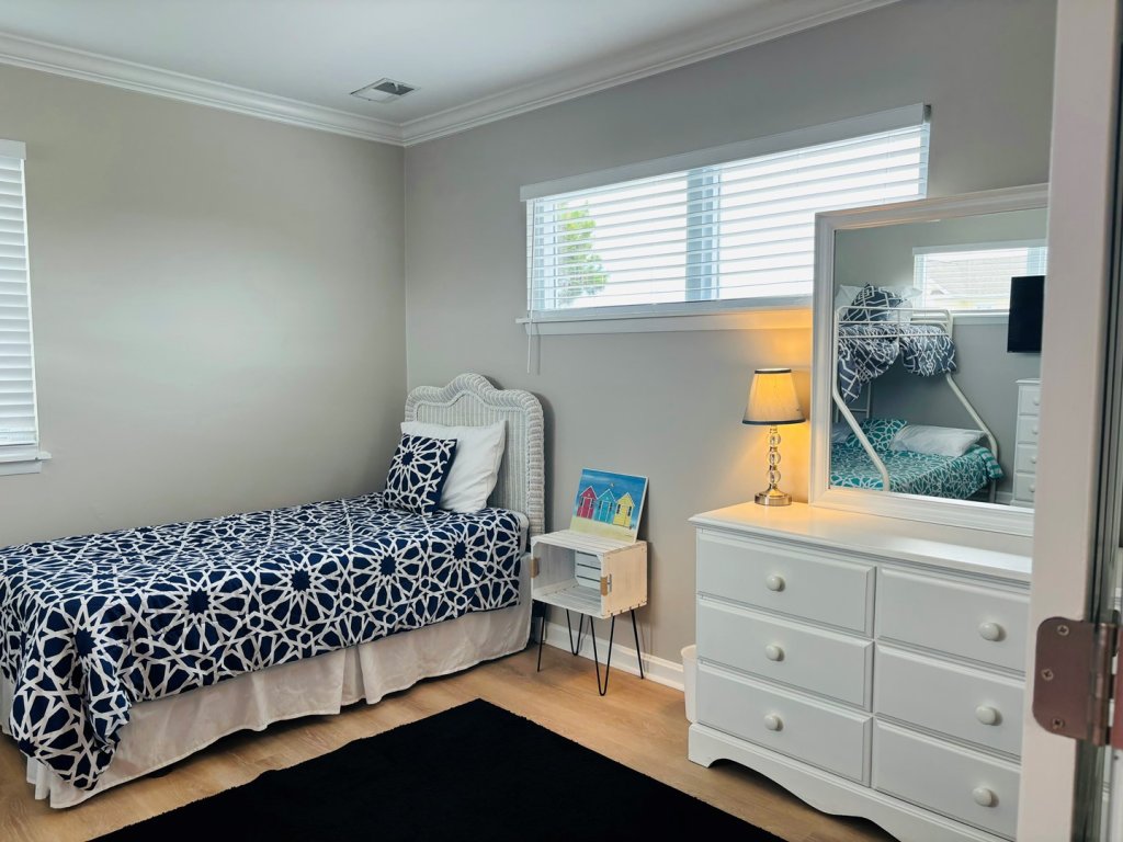 Buckeye's at the Beach / 110 Frigate Dr Vacation Rental in Holden Beach - RedAwning