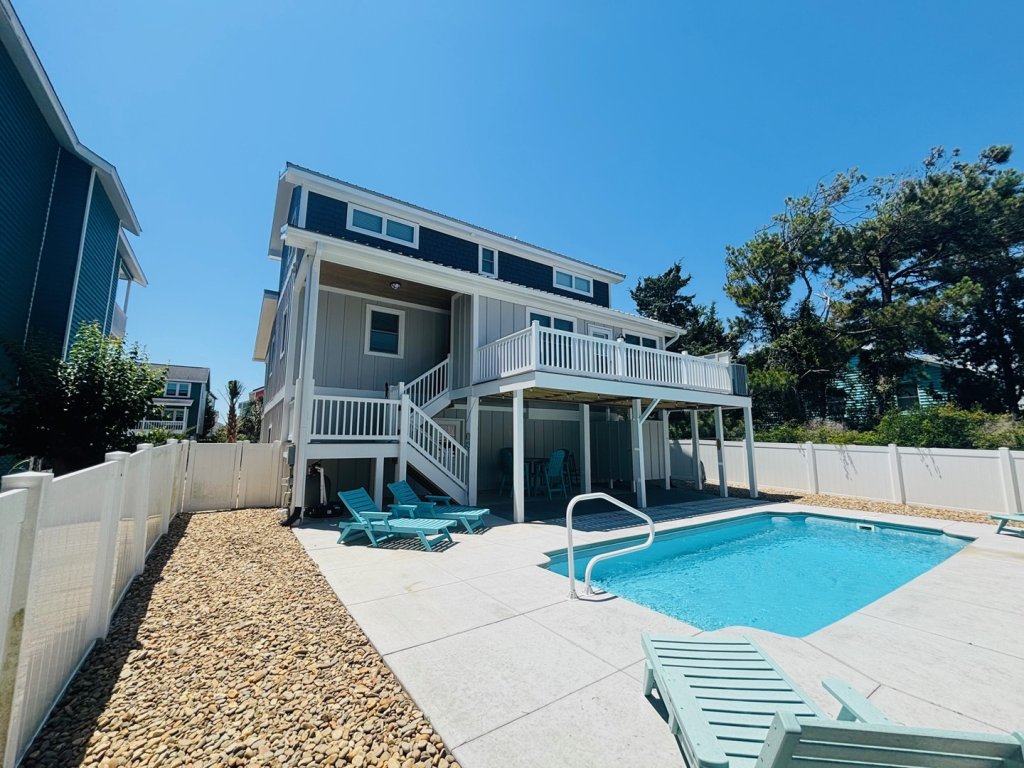 Buckeye's at the Beach / 110 Frigate Dr Vacation Rental in Holden Beach - RedAwning