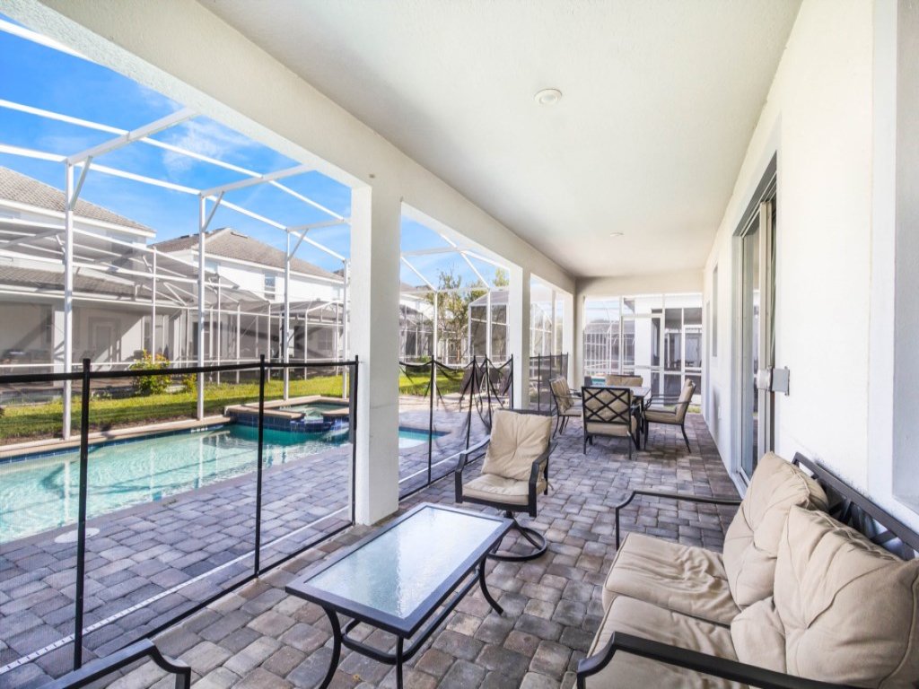 Amazing Champions Gate 9 Bedroom 5 Bed Vacation Rental in Davenport - RedAwning