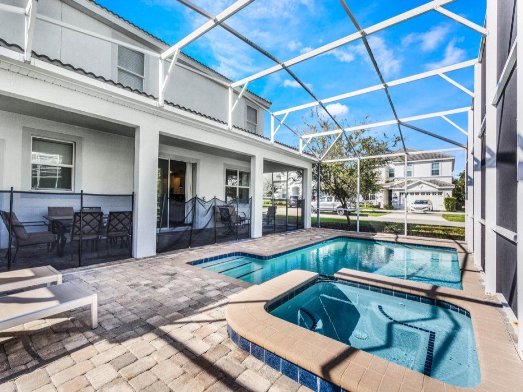 Amazing Champions Gate 9 Bedroom 5 Bed Vacation Rental in Davenport - RedAwning