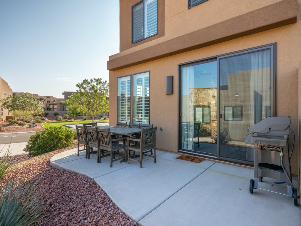 Adventure Awaits Vacation Rental in St. George - RedAwning
