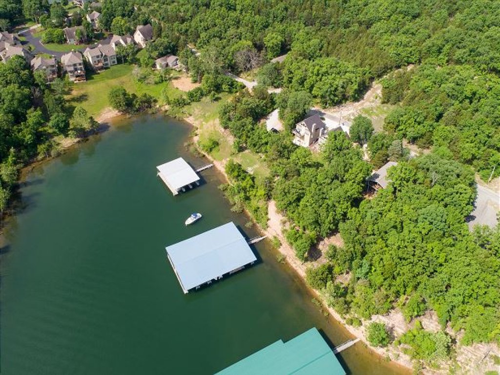 P-HAPPY -Happy Hideaway Vacation Rental in Missouri - RedAwning