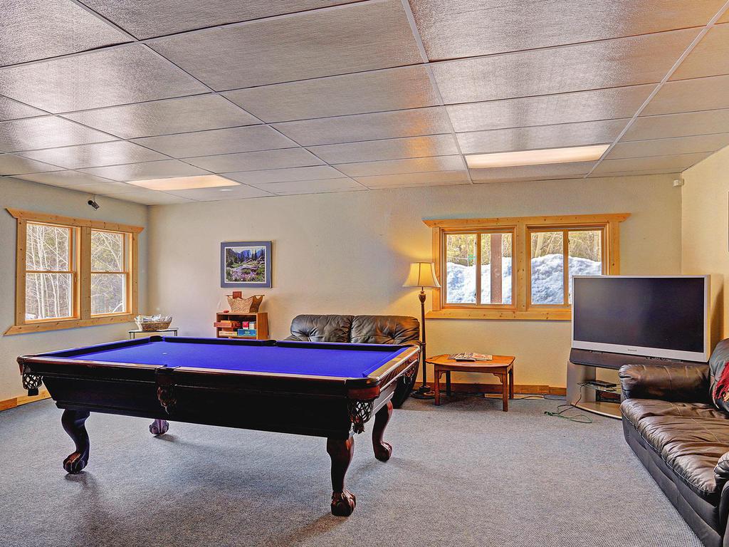 Ski and Racquet Club B106 Vacation Rental in Breckenridge - RedAwning