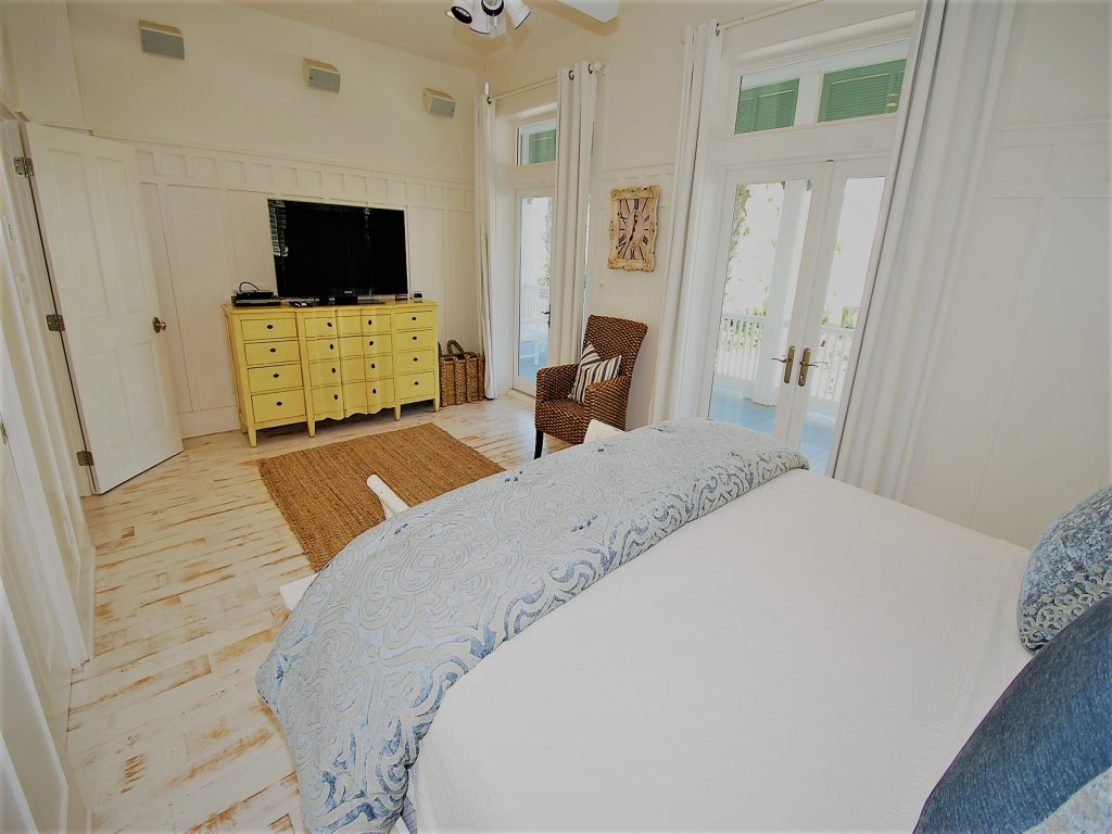 Bella Casa - Private House with Hot Tub Vacation Rental in South Padre Island - RedAwning