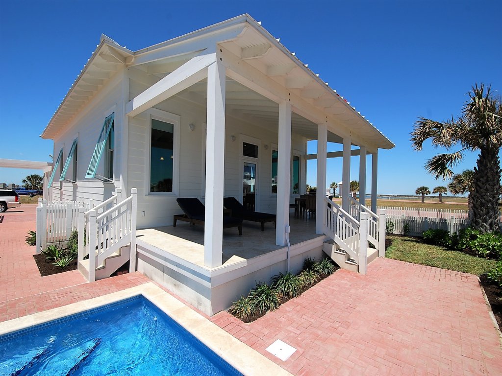 Coastal Cottage - Private Home Close to Beach & Bay Vacation Rental in South Padre Island - RedAwning