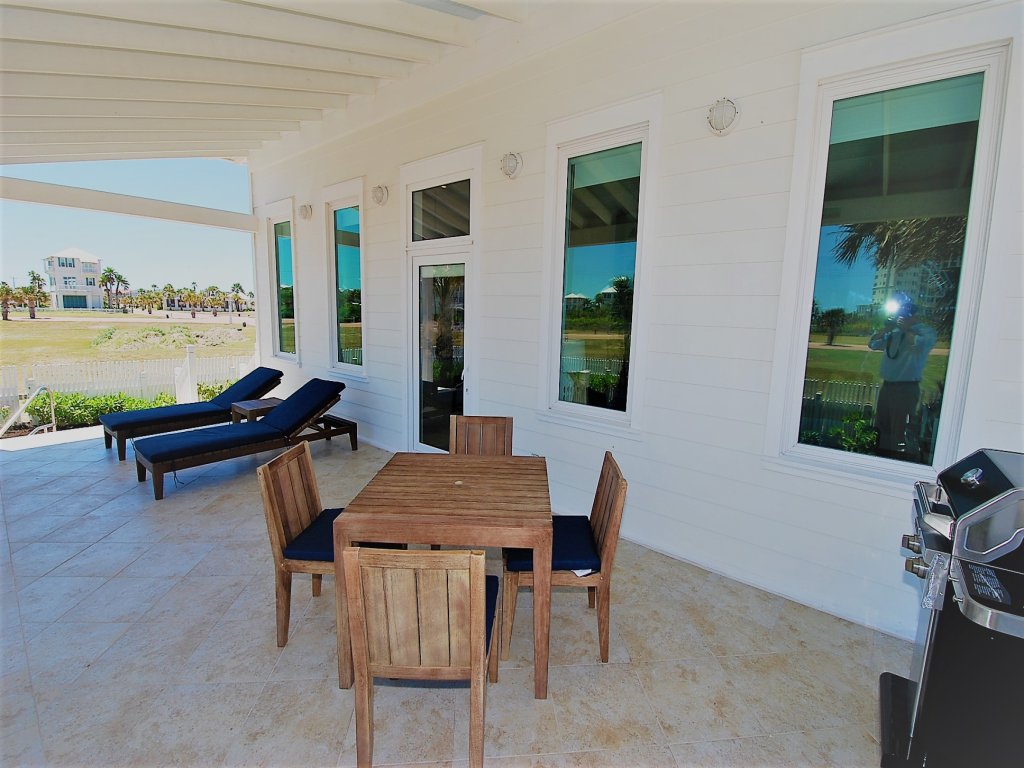 Coastal Cottage - Private Home Close to Beach & Bay Vacation Rental in South Padre Island - RedAwning