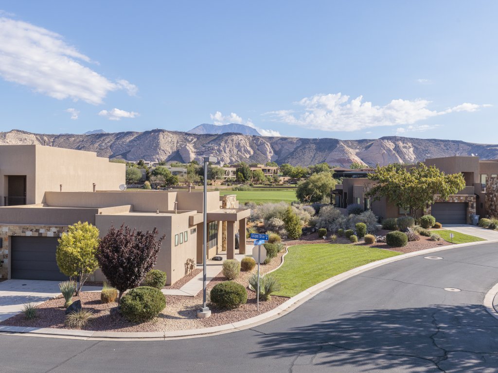 Sunny Ledgeview Retreat Vacation Rental in St. George - RedAwning