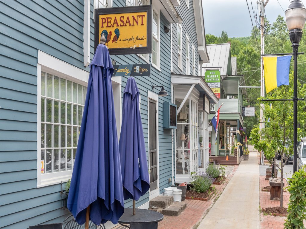 14 Snowside Vacation Rental in Vermont - RedAwning