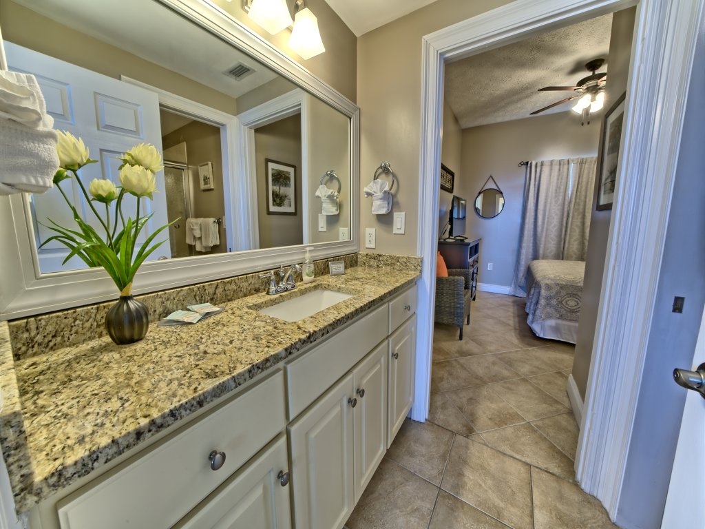 Unit 1805 Vacation Rental in Panama City Beach - RedAwning