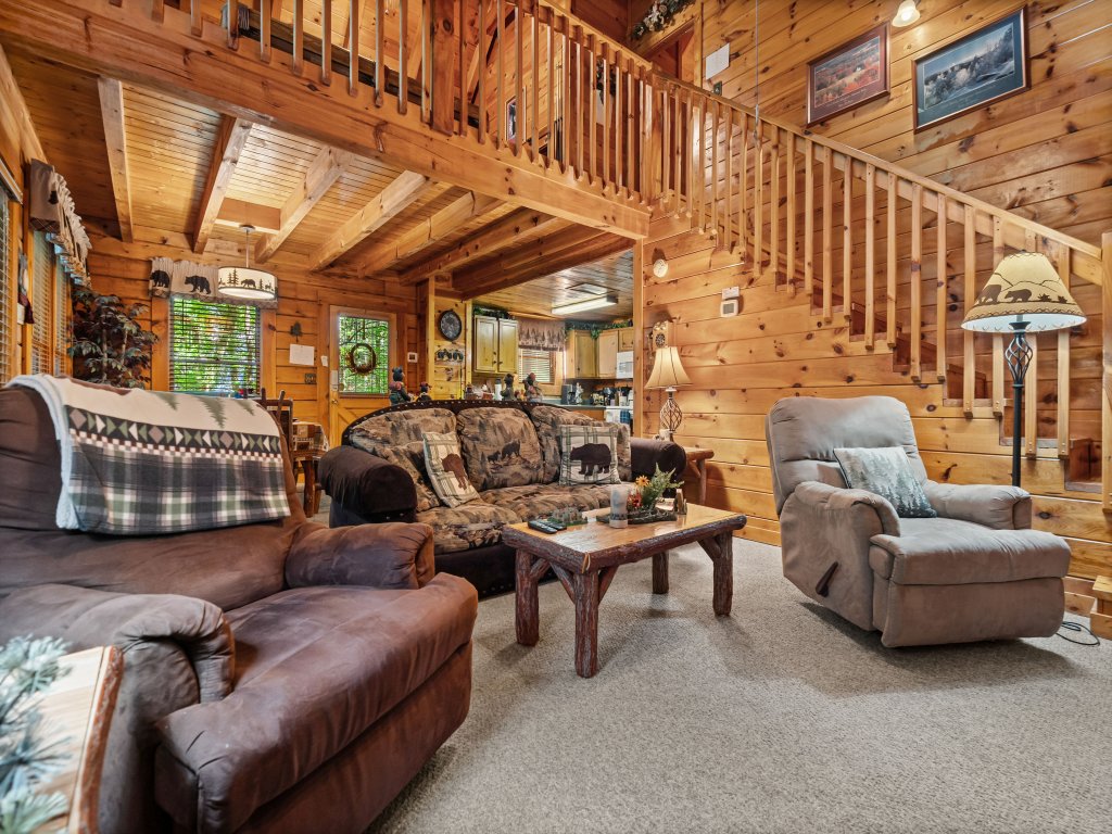 Forest Fling Vacation Rental in Sevierville - RedAwning