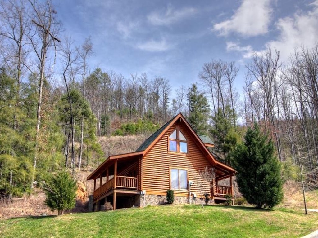 Kiss Me Goodnight Vacation Rental in Sevierville - RedAwning