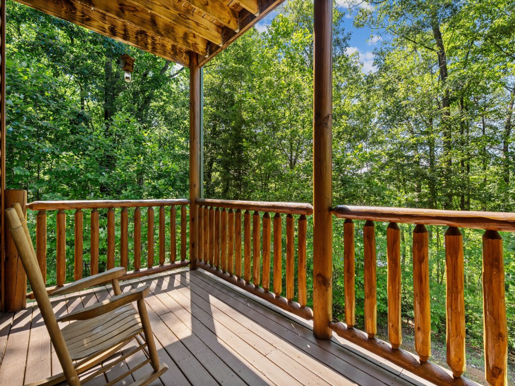 Luxurious Nine Bears Home Minutes Away to Gatlinburg Vacation Rental in Sevierville - RedAwning