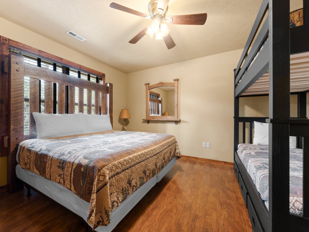 SBL124 -Timeless Memories Lodge Vacation Rental in Branson West - RedAwning