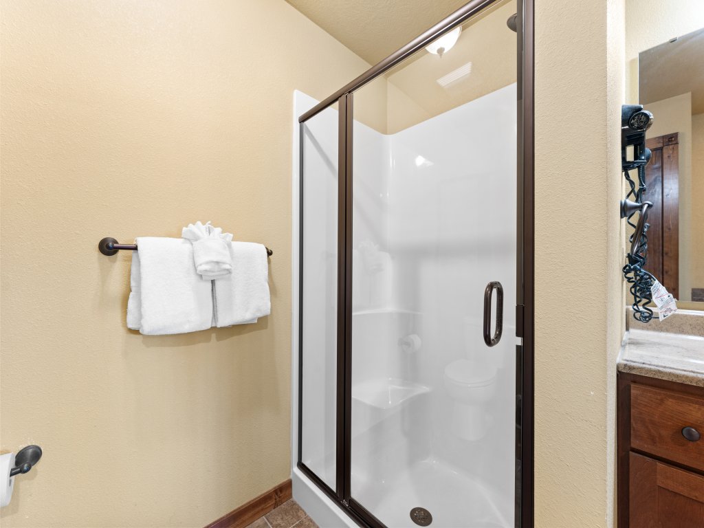 SBL123 -Makin Memories Lodge Vacation Rental in Missouri - RedAwning