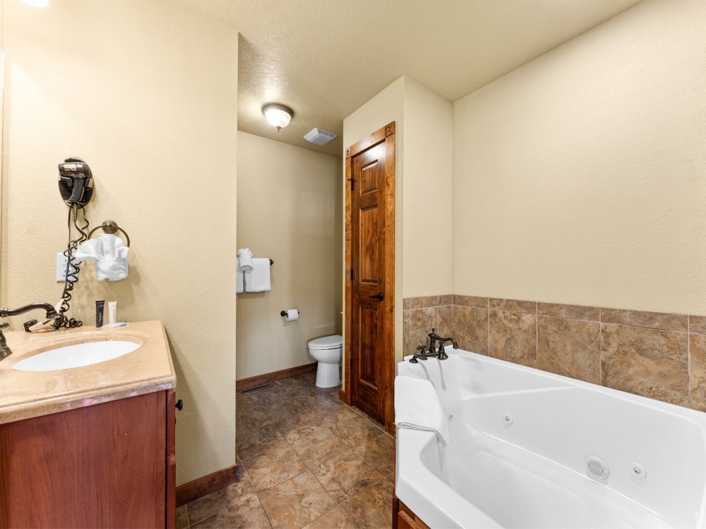 SBL123 -Makin Memories Lodge Vacation Rental in Missouri - RedAwning