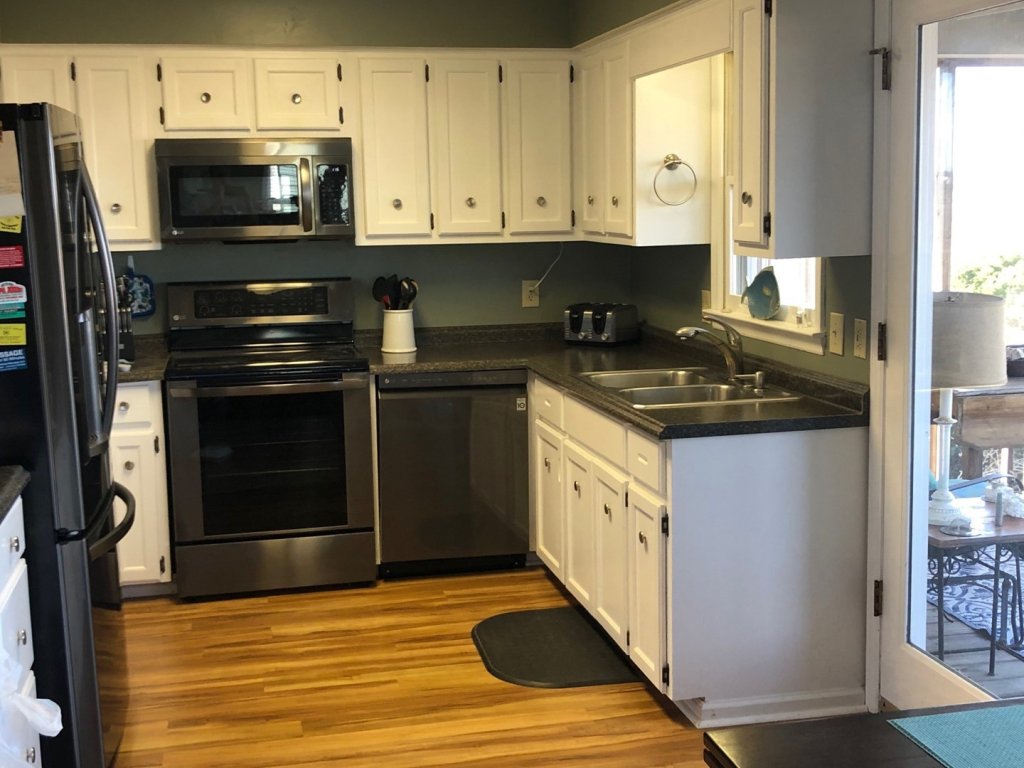 Tailslide Inn / 740 Ocean Blvd West Vacation Rental in Holden Beach - RedAwning