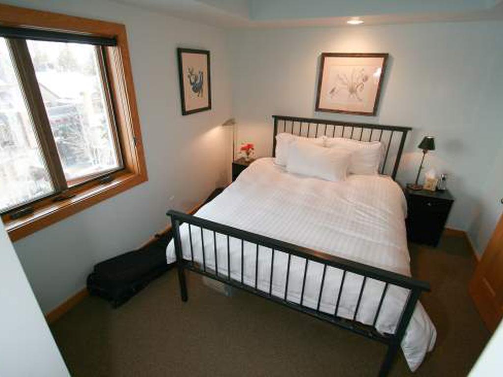 Condo 100 Yards to Gondola One Vacation Rental in Vail - RedAwning