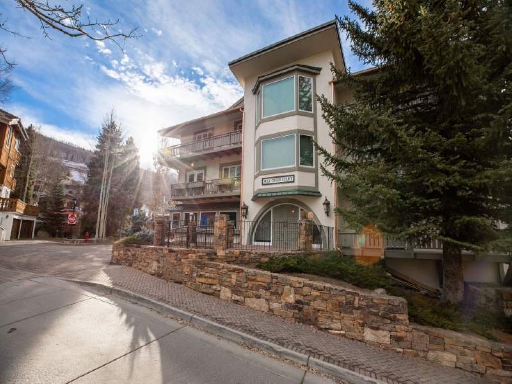 Condo with Vaulted Ceiling & Amazing Mountain View Vacation Rental in Vail - RedAwning