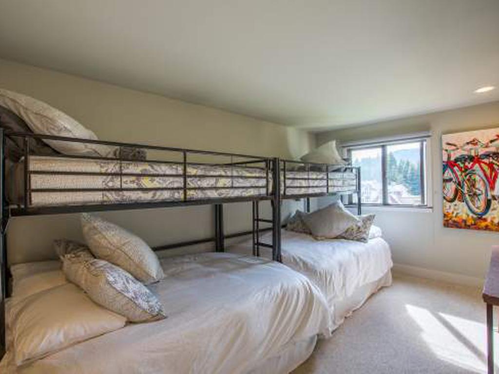 Condo Near Vail Village & Gondola with Free Parking & WiFi Vacation Rental in Vail - RedAwning