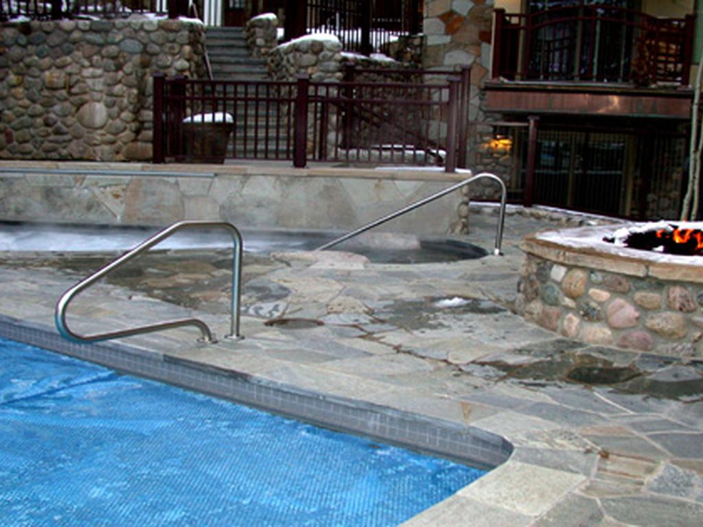 Condo with Free Covered Parking, 3 Minutes Walk to Gondola Vacation Rental in Vail - RedAwning
