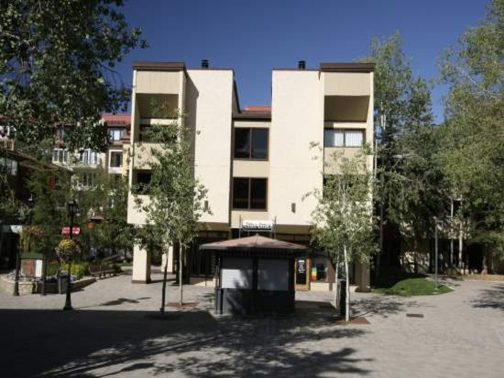 Lionshead Arcade 50 Yards to Lionshead Gondola Vacation Rental in Vail - RedAwning