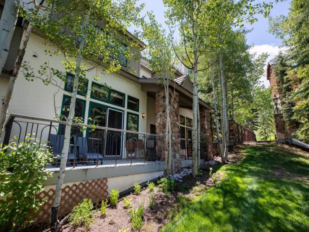 Ski-in Ski-out Townhome in Beaver Creek Vacation Rental in Beaver Creek - RedAwning