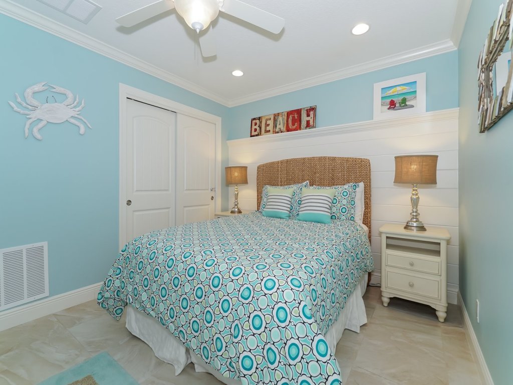 Waters Edge 110N Vacation Rental in Holmes Beach - RedAwning