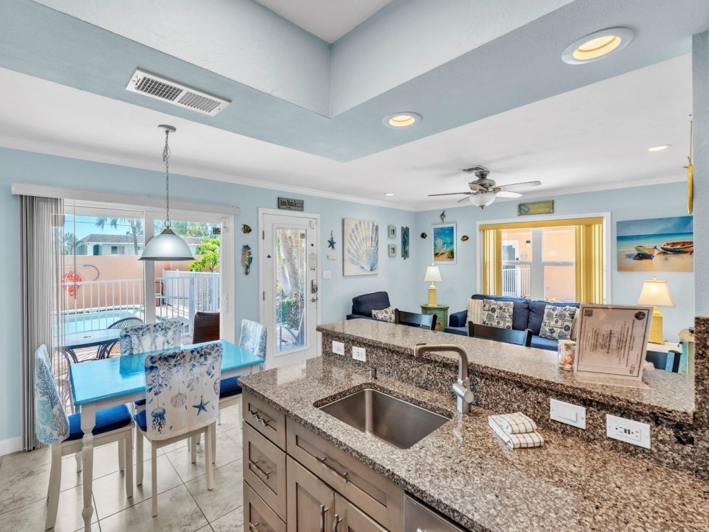 The Villas 2A Vacation Rental in Holmes Beach - RedAwning