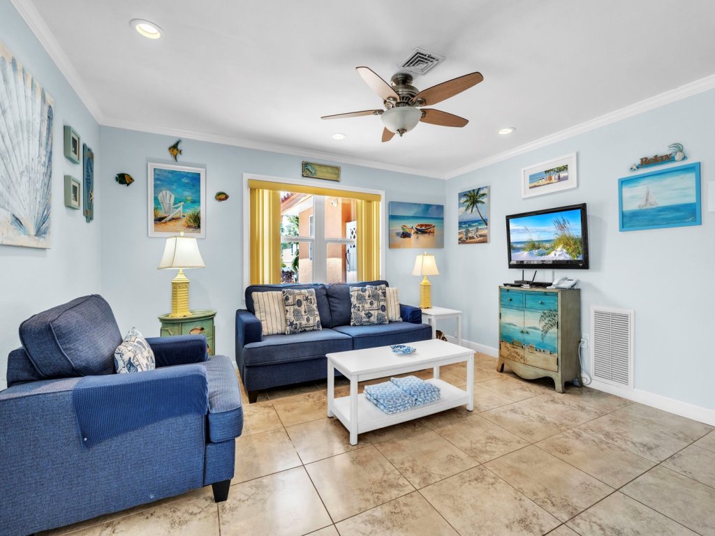 The Villas 2A Vacation Rental in Holmes Beach - RedAwning