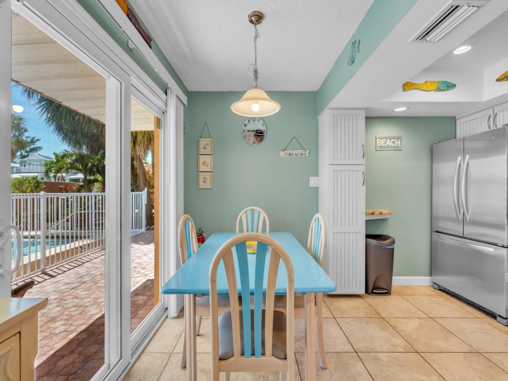 The Villas 2B Vacation Rental in Holmes Beach - RedAwning