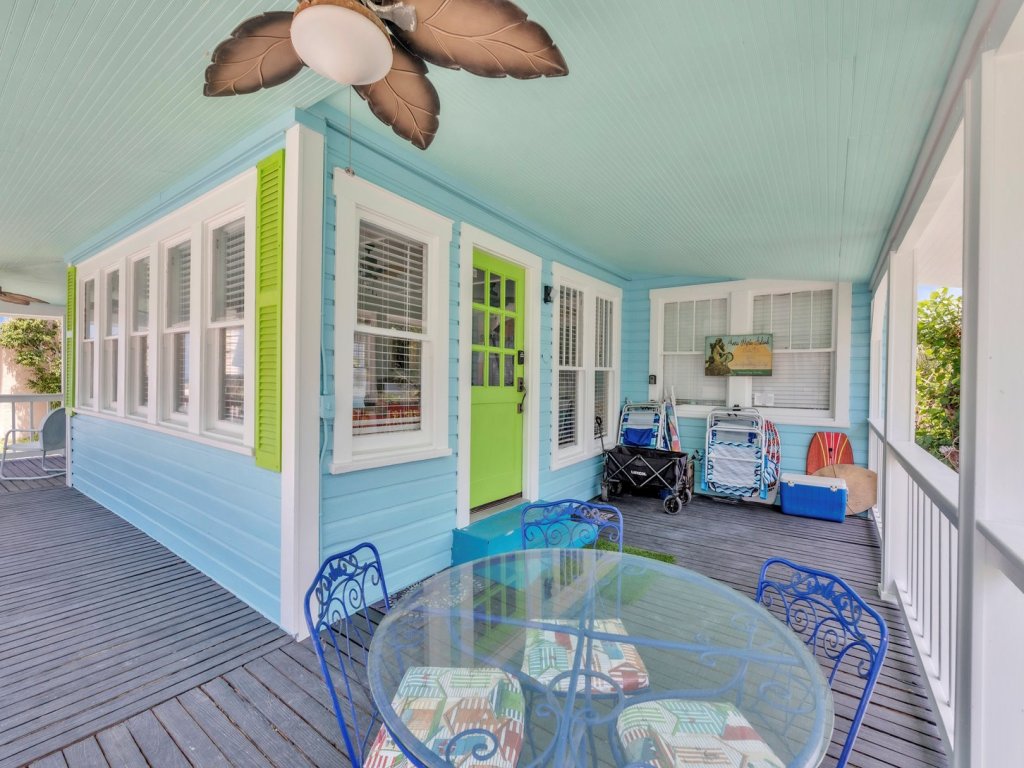 Marmalade Mermaid Vacation Rental in Bradenton Beach - RedAwning