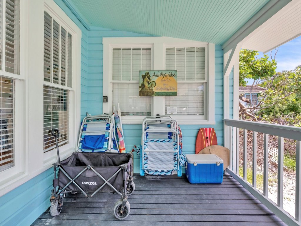 Marmalade Mermaid Vacation Rental in Bradenton Beach - RedAwning