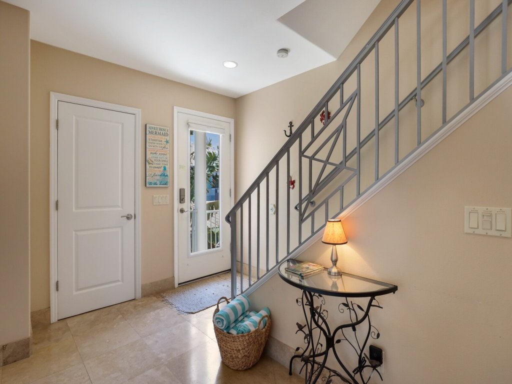 Blue Water Escape Vacation Rental in Bradenton Beach - RedAwning