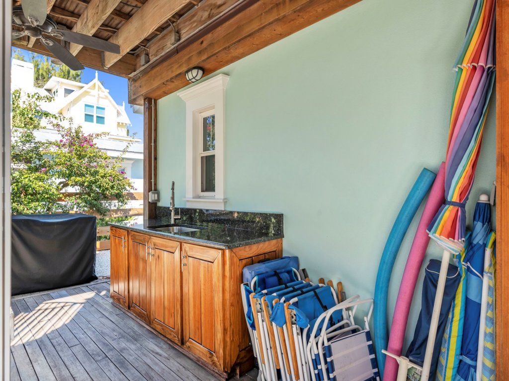 The Lady Fish Vacation Rental in Anna Maria - RedAwning