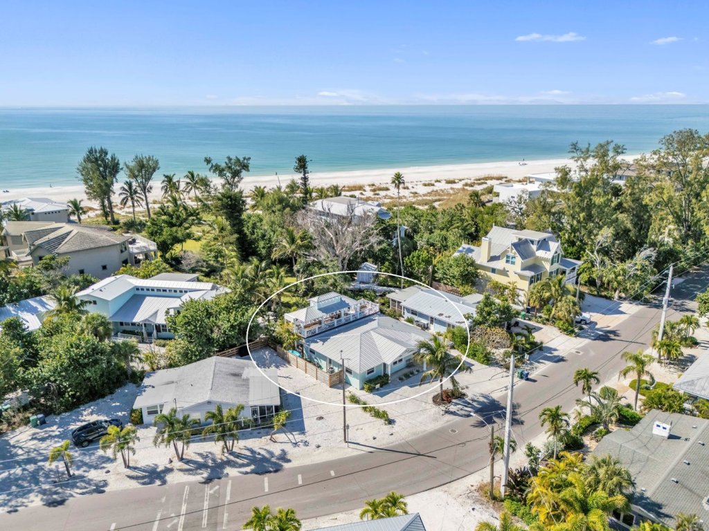 The Lady Fish Vacation Rental in Anna Maria - RedAwning