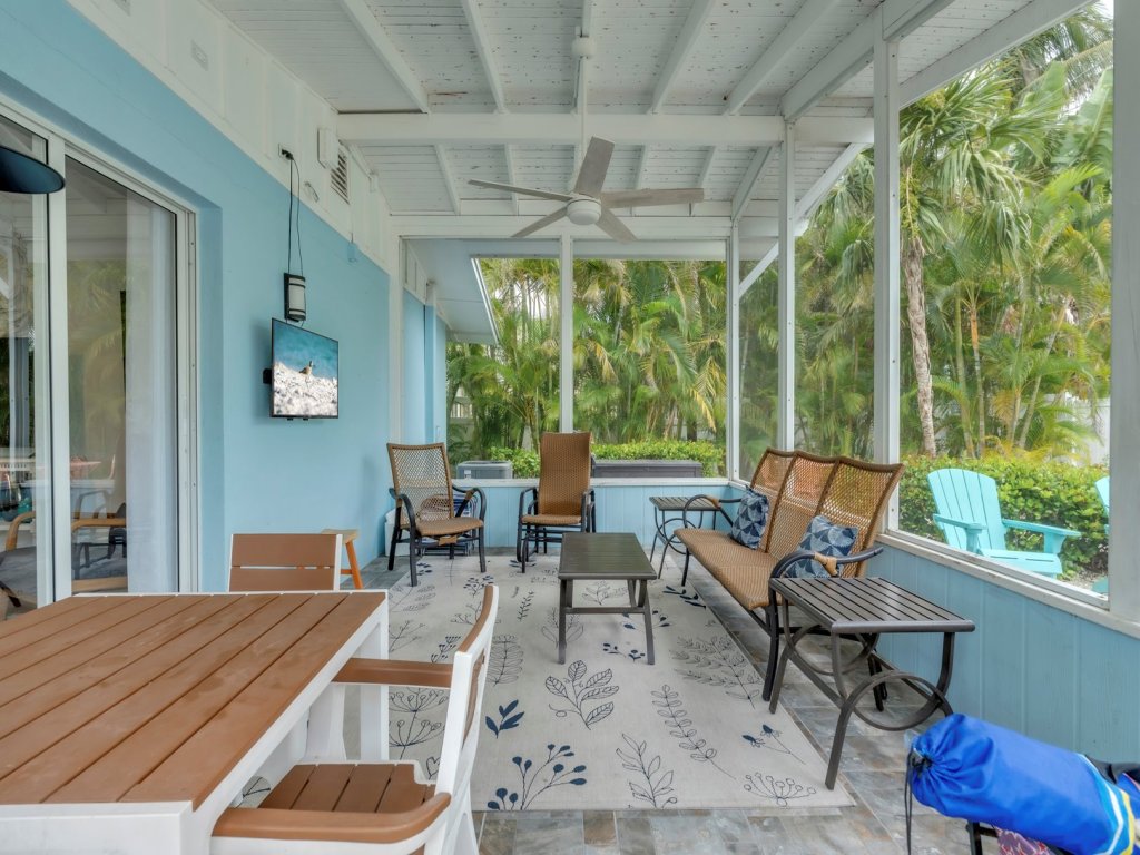 Minnow 2 Vacation Rental in Anna Maria - RedAwning