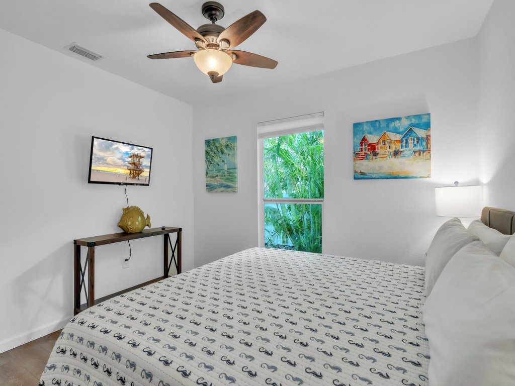 Minnow 2 Vacation Rental in Anna Maria - RedAwning