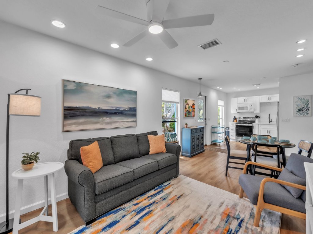 Minnow 2 Vacation Rental in Anna Maria - RedAwning