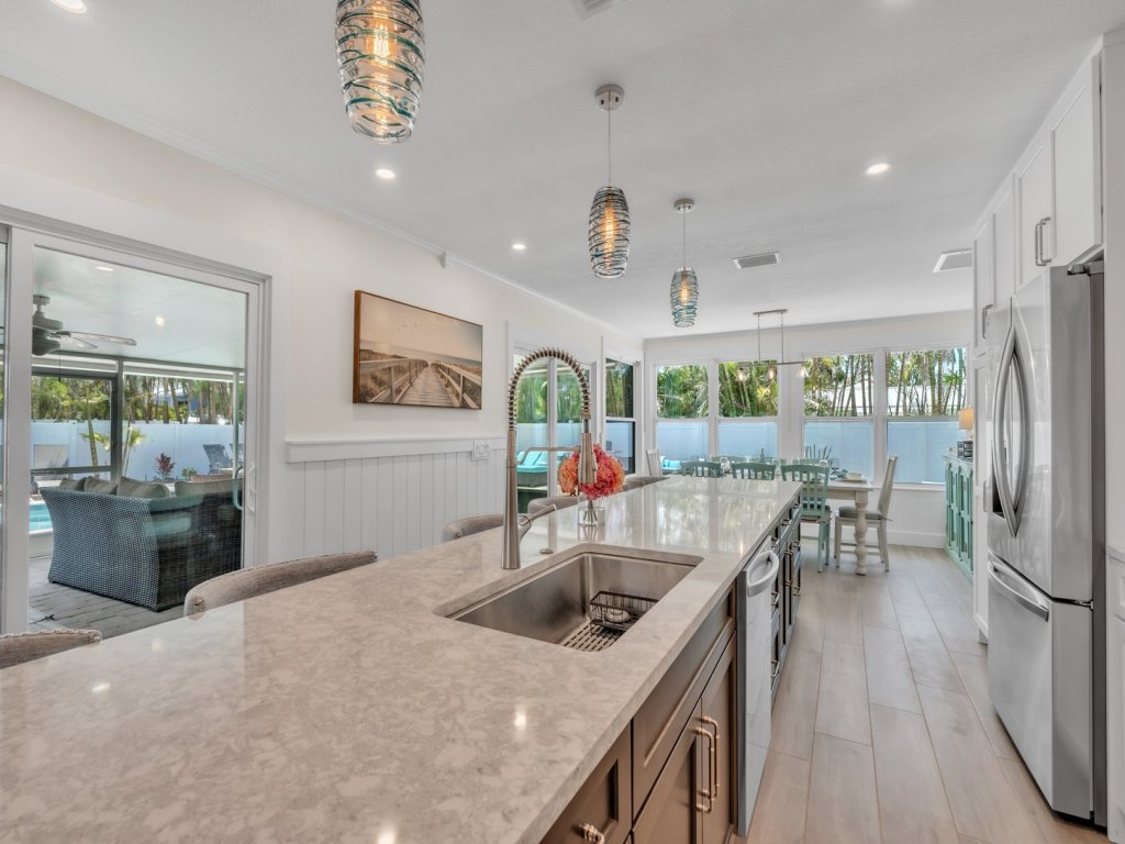 Coral Beach Vacation Rental in Holmes Beach - RedAwning